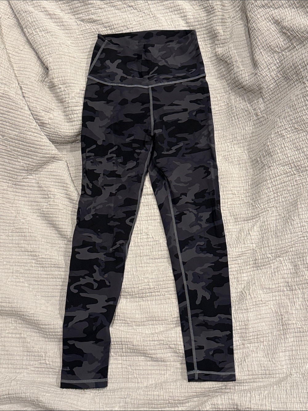 Echt women’s Camo Leggings